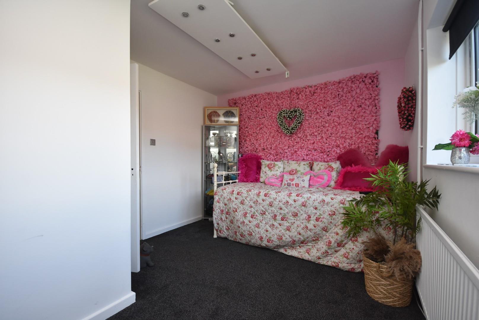 12 Stradling Close, Sully, CF64 5HU